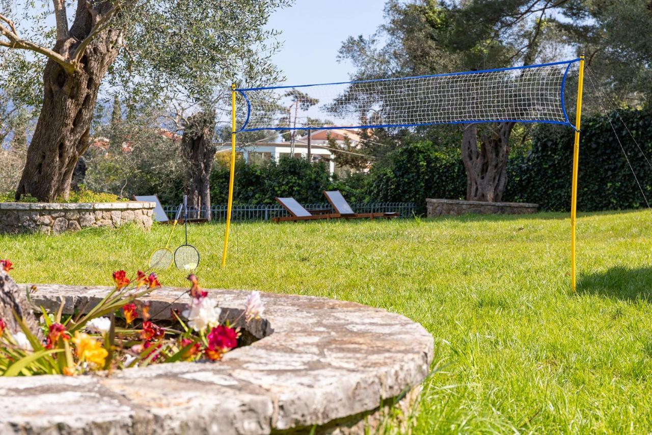 Spyrelia Villa With Private Pool & Outdoor Hot Tub Dassia  Exterior foto